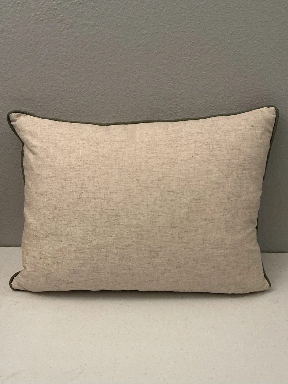 Source Unknown Red and Cream 'Merry Christmas' Holiday Pillow